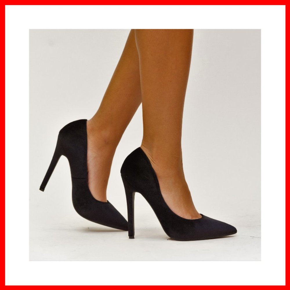 NWT Velvet Heels Pumps Black